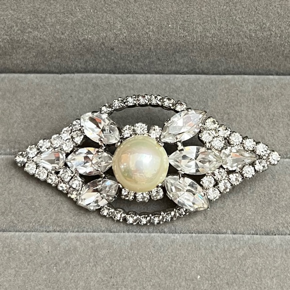 CHRISTIAN DIOR BROOCH - Picture 4 of 7